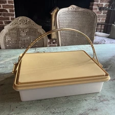 Tupperware Sheet Cake Carrier Harvest Gold Yellow 622 623 Vintage
