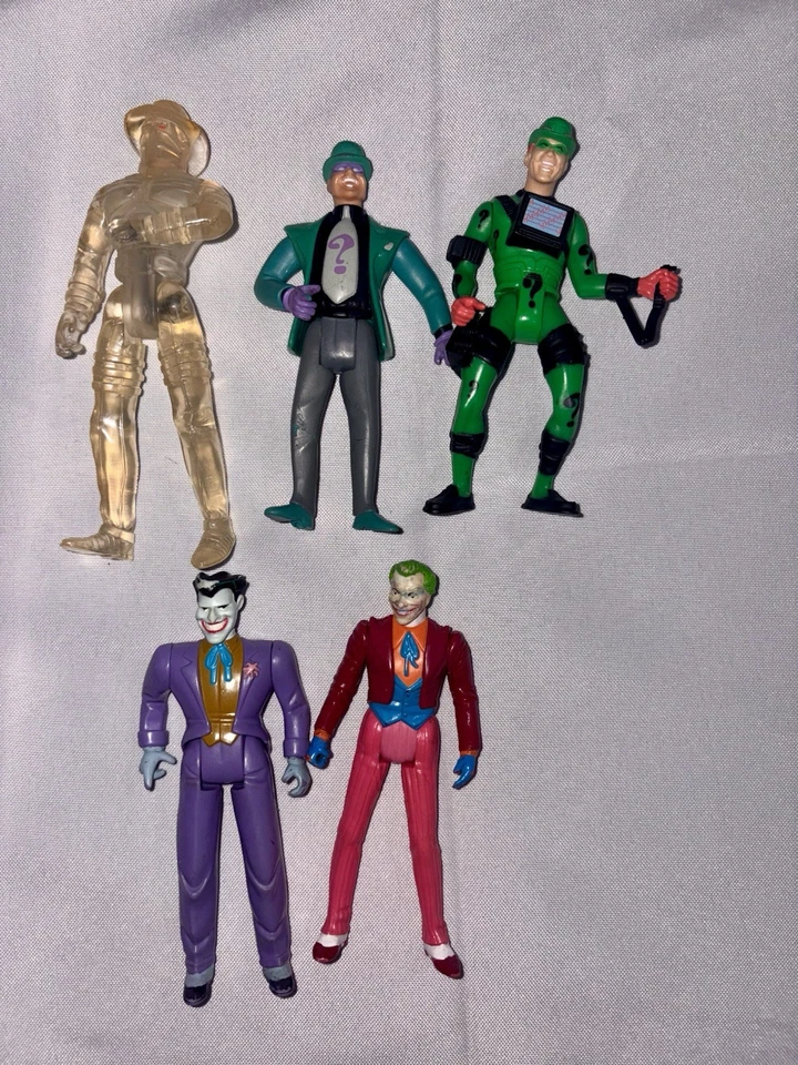 Vintage 1990's Batman Action Figures Weapons Accessories Huge Lot of 18 Kenner - Image 2 of 4