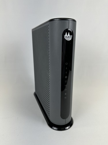 Motorola MG8702 DOCSIS 3.1 Cable Gateway/WiFi Router - Picture 2 of 10
