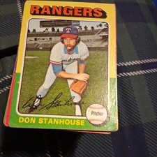 1975 Topps Baseball Card Lot of 140 Cards
