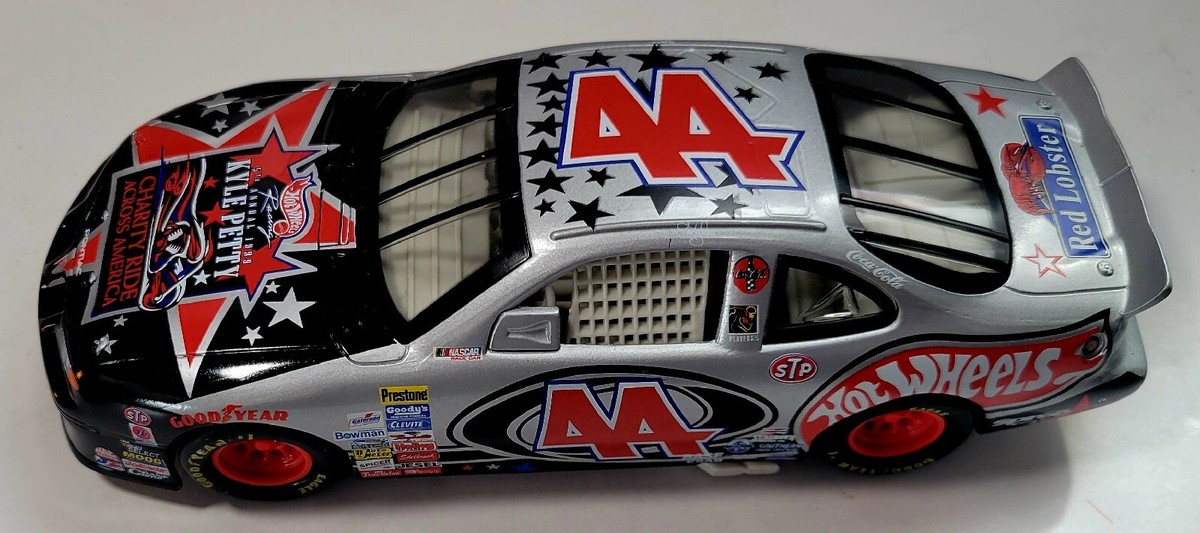 Nascar Kyle Petty Hot Wheels and Red Lobster Charity Ride Car