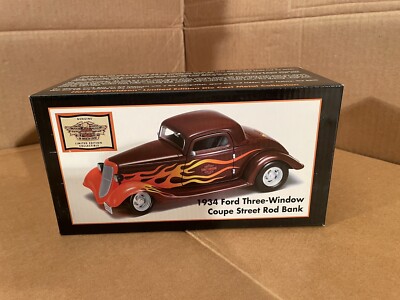 HARLEY-DAVIDSON COLLECTIBLE 1934 FORD THREE-WINDOW COUPE STREET ROD BANK