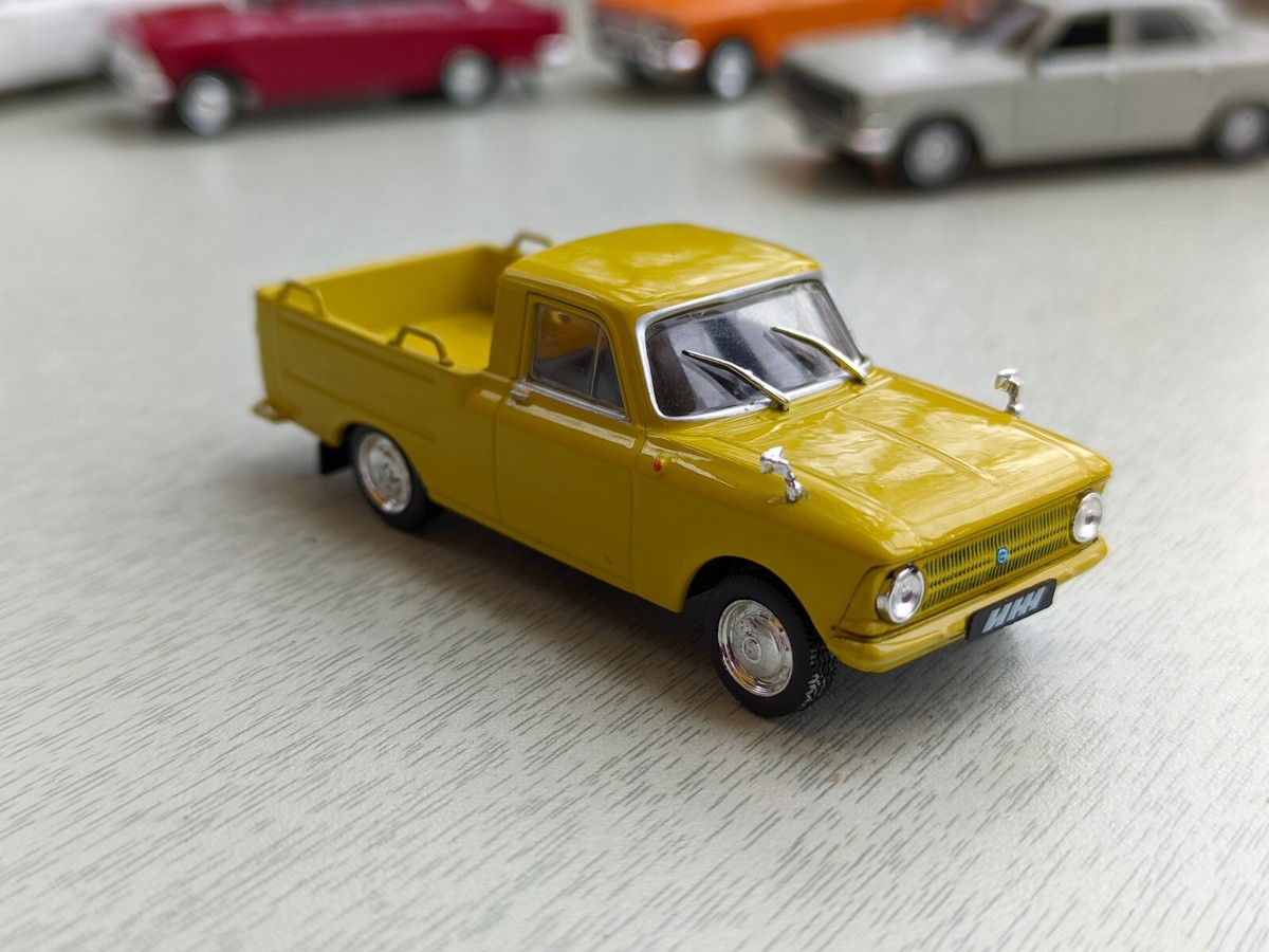 Diecast Soviet car Moskvich IZH 27151 Pickup DeAGOSTINI 1/43 Scale