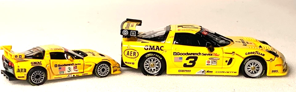 2-2001 #3 C5-R Corvette x2 scale 1:43 & 1:64 INV# 4026- - Image 4 of 4