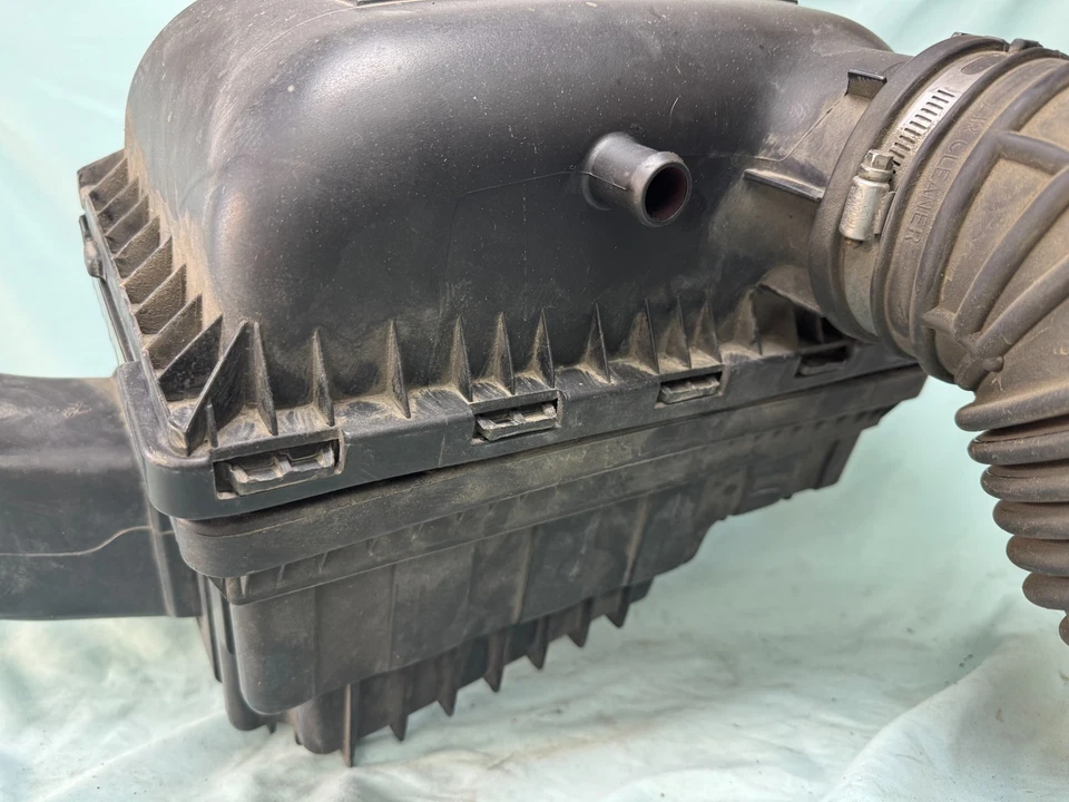 Dodge Ram 1500 2500 3500 3.7L 4.7L 5.7L Air Filter Housing Intake Cleaner Box - Image 2 of 4