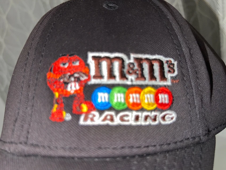 Gorra negra M&M Joe Gibbs Racing NASCAR banda flexible OSFM 18 en la parte posterior Foto 4 de 4