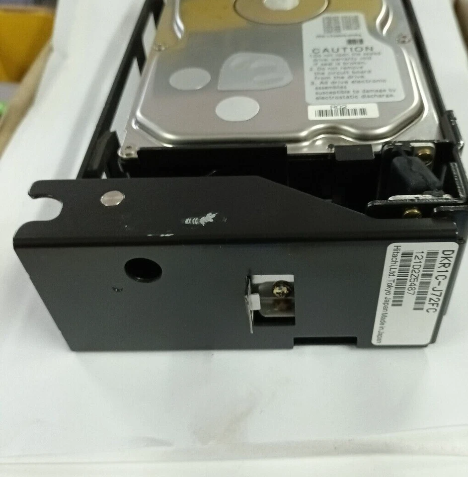 Hitachi Ultrastar DKR1C-J72FC 72GB 10000RPM 3.5" 2Gbps 16MB Fibre Channel HDD - Image 3 of 4