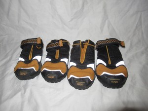 Kurgo Blaze Cross Dog Shoes Winter Boots For Dogs Small Yellow Black Ebay