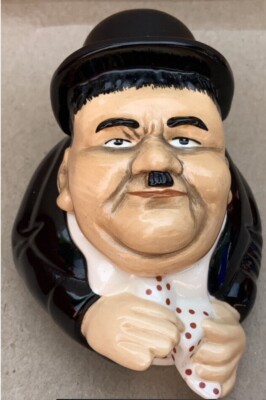 Hervorragende Keramik Gesicht Töpfe 2000 'Oliver Hardy' CN1EA011-2 verpackt