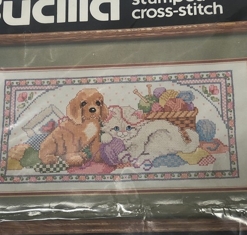 Bucilla Stamped Cross-stitch Kit 40488 Playful Pals Puppy/Kitten Vintage 1990 - Picture 2 of 7