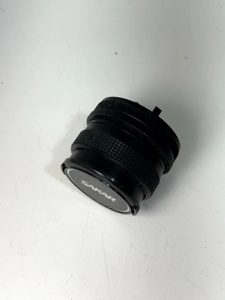 Lente gran angular Sakar MC negra 28 mm f=2,8 ∅52 Canon FD Mount vintage Prime Foto 2 de 4