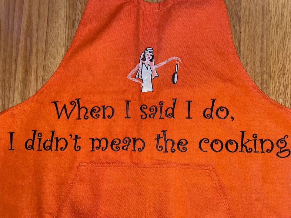 MWW MARKET ORANGE APRON 'WHEN I SAID I DO, I DIDN'T MEAN THE COOKING' PRE-OWNED - Image 3 of 4