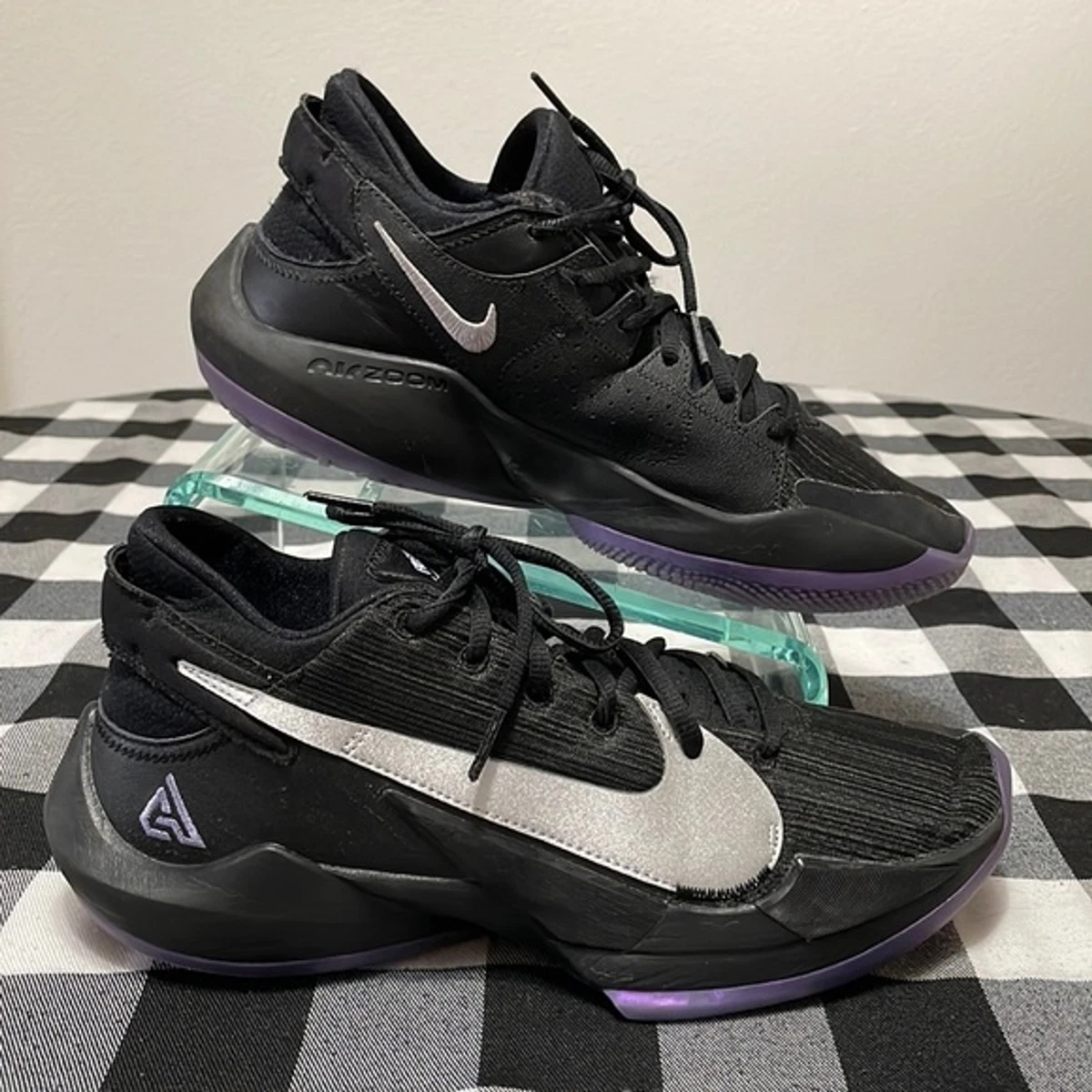 Low top nike on sale basketball shoes