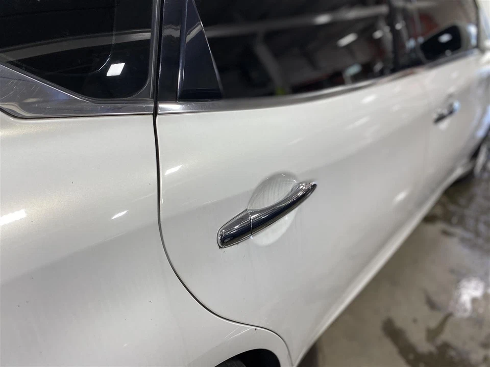 REAR DOOR Infiniti M35H M37 M56 Q70 11 12 13 14 15 16 17 18 Right White 1415971 Foto 2 de 4