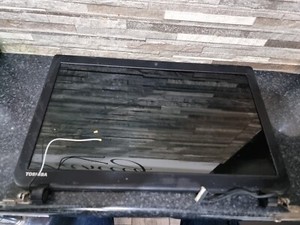 H1904 Toshiba C50-B-15Z 15,6" HD LED LAPTOP BILDSCHIRM DISPLAY 40 PINS Scharniere Verkleidung