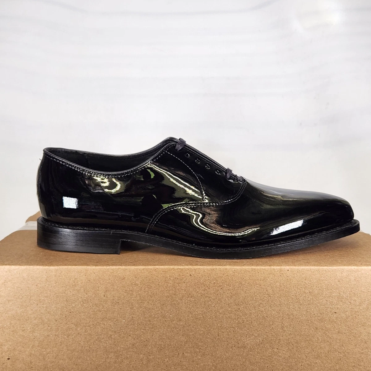 Allen Edmonds Patent Leather Oxford Dress Shoes for Men for  display picture 2