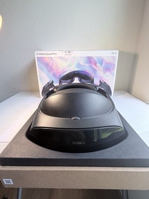 Meta Quest Pro VR Headset 256GB W OEM Box and Dock Used fully functional