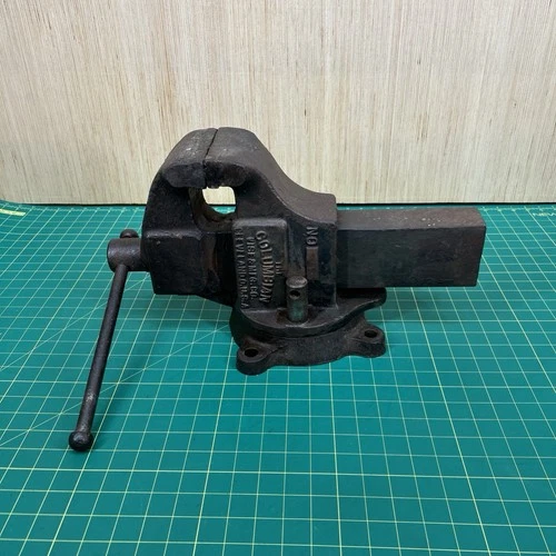 Vintage Columbian 604 1/2 Bench Vise 4 1/2" Jaws w/Swivel Base Unrestored