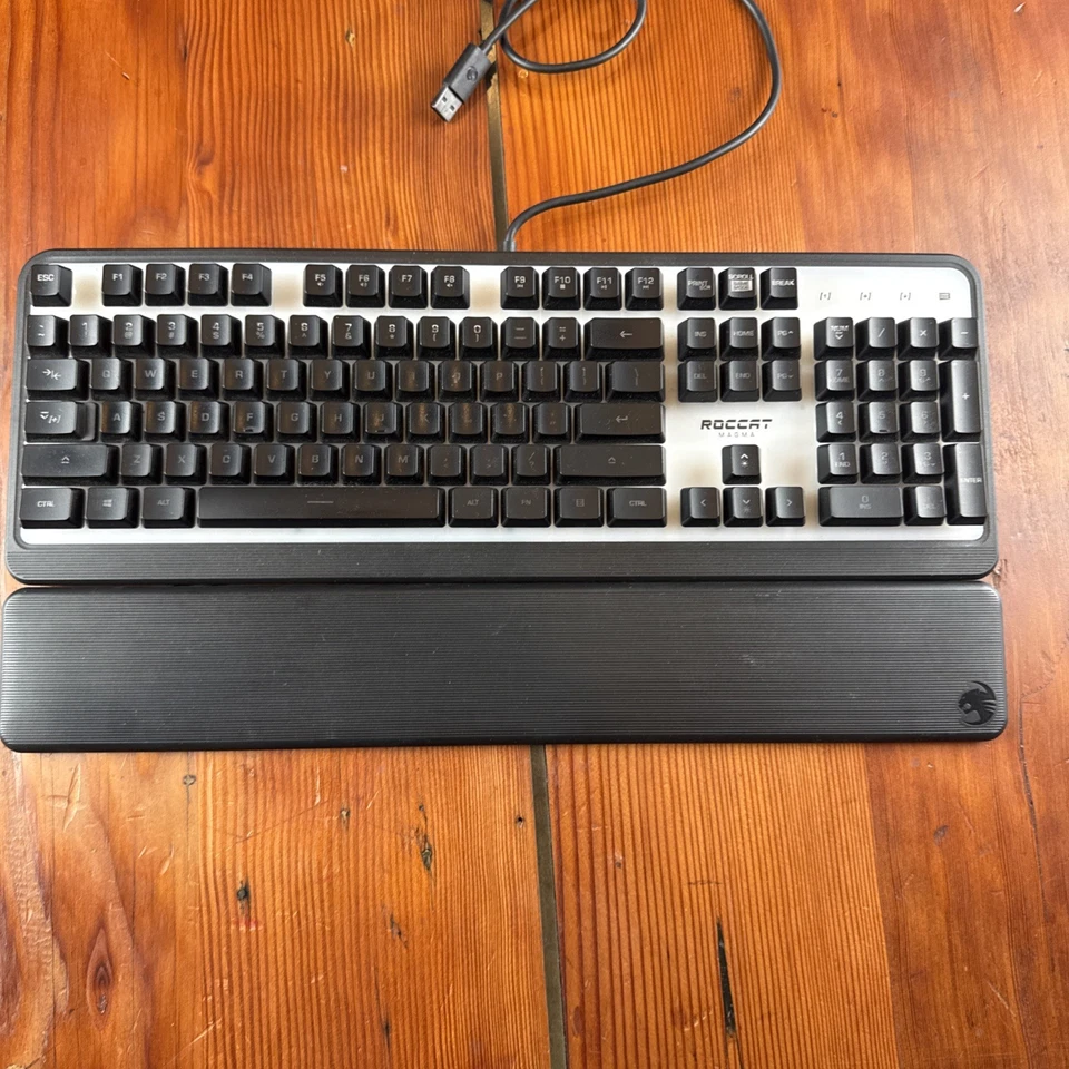 ROCCAT Magma Wired Membrane RGB Gaming Keyboard - ROC-12-582 - Used - Image 4 of 4