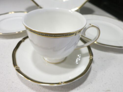 WEDGWOOD WINDSOR BLACK COMPLETE PLACE SETTING - Picture 2 of 5