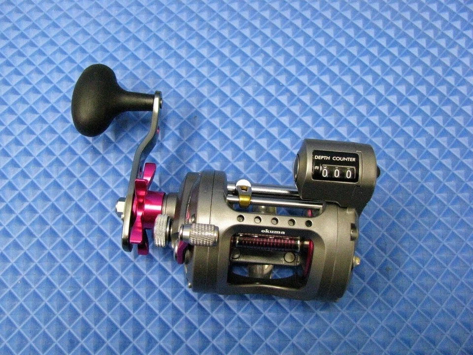 Carrete de arrastre Okuma Cold Water LC edición para damas zurdos CW-203DLX-LE Foto 2 de 4