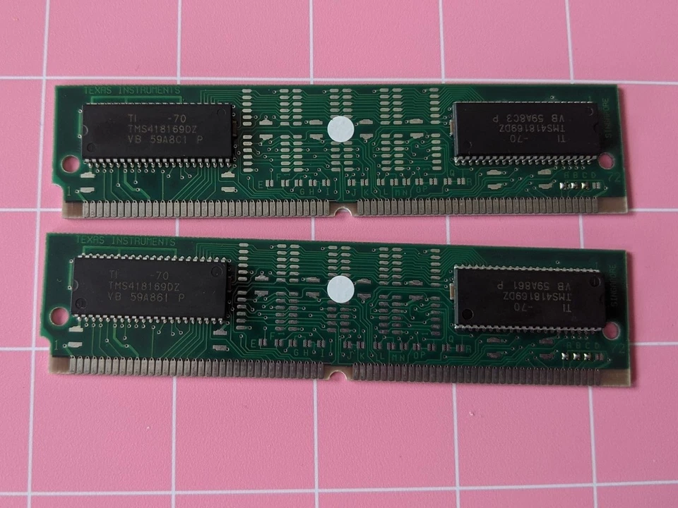 Kit Ram 8MB 2x4MB 72pin Sim EDO 70ns TEXAS INSTRUMENTS TI TM124FBK32U-70 Foto 2 de 4