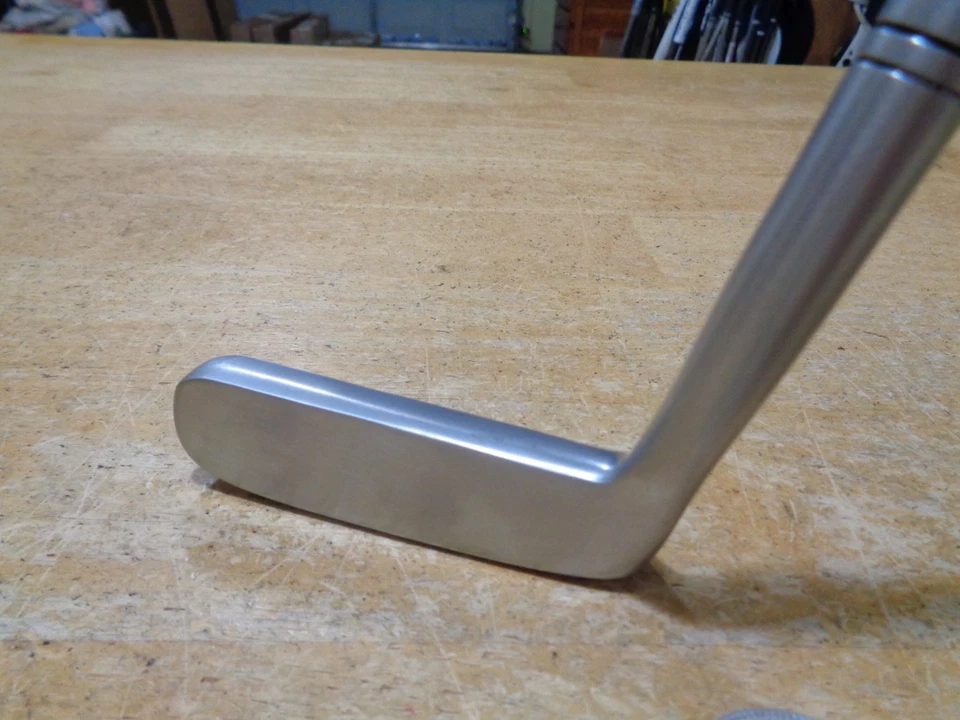 New MacGregor VIP TFP 90-4 Numbered Limited Edition PUTTER 35" Putter 0566/1000 - Image 2 of 4