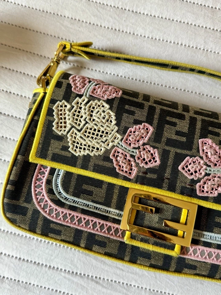Fendi Baguette, foto 3 di 5