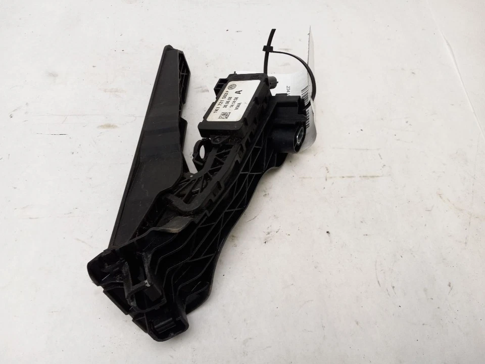 GAS PEDAL fits VOLKSWAGEN CC 2009 OEM - Image 4 of 4