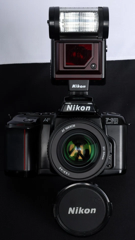 Nikon F-601 QD 35mm Film AF SLR + AF Nikkor 24-50/3.3-4.5 Lens & SB-20 Flash Kit - Image 4 of 4