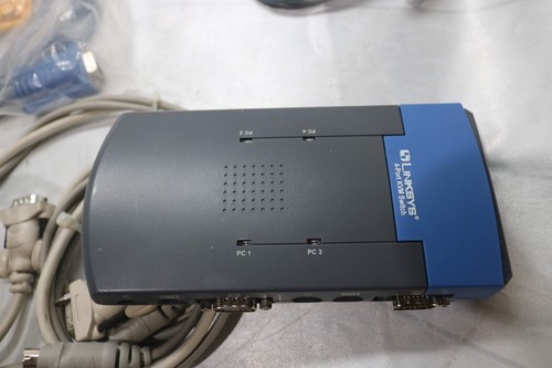 Linksys Pro Connect 4-Port Compact KVM Switch PS2KVM4 with Cables - Picture 8 of 10