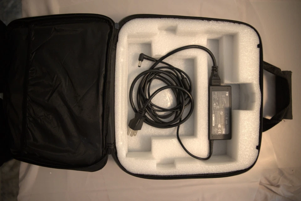 Chauvet cast panel pack with zipper case and power suppy - Image 3 of 4