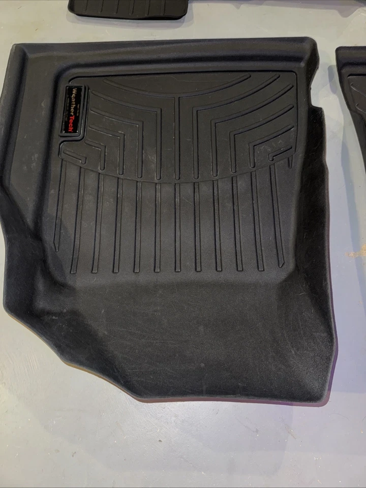 Conjunto completo de tapetes e bandeja de carga 2014-2016 GMC Acadia WeatherTec todas as estações - Imagem 2 de 4