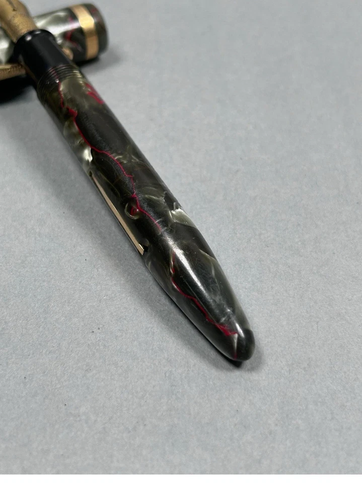 VINTAGE HUGE GREEN & BLACK MARBLED LIFETIME OVERSIZE BALANCE FOUNTAIN PEN - Image 4 of 4