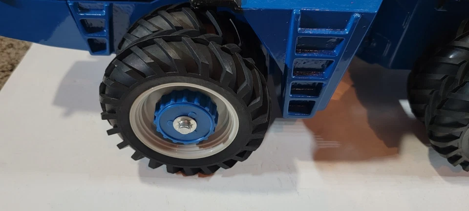 1/16 Ford Versatile 1156 4WD Tractor Scale Models PARTS MART Dealer Scale Models - Image 2 of 4