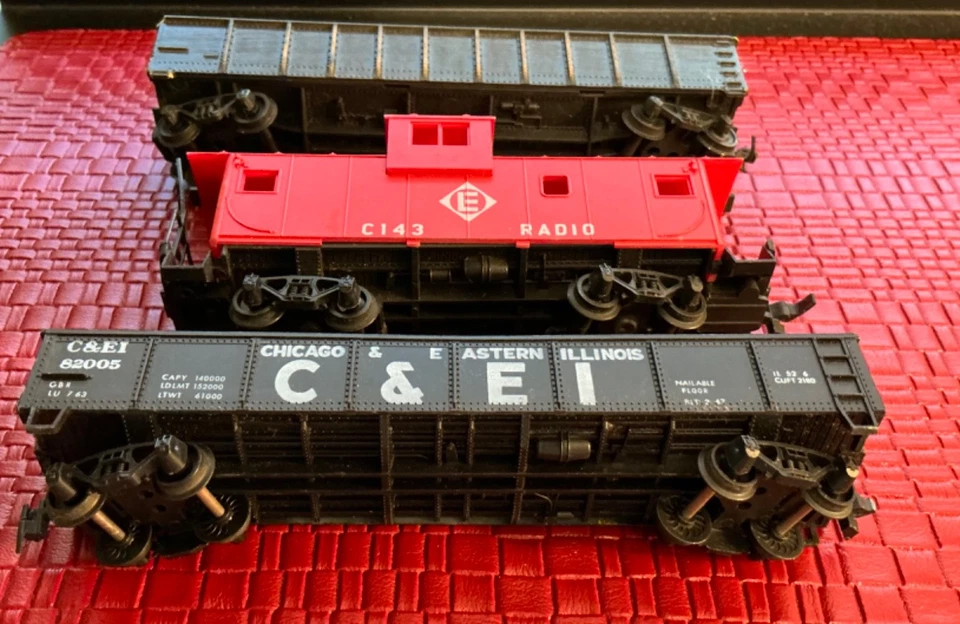 HO Roco Wide Vision Caboose Radio C143 Red (Lot of 3) - Image 2 of 4