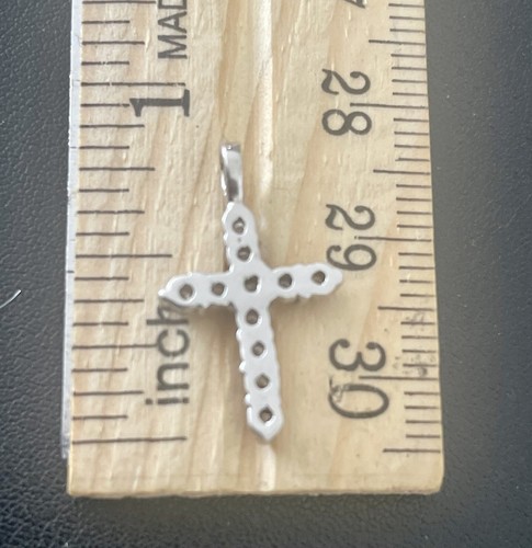 10KT WHITE GOLD 0.15CT DIAMOND CROSS PENDANT (A8) - Picture 6 of 7