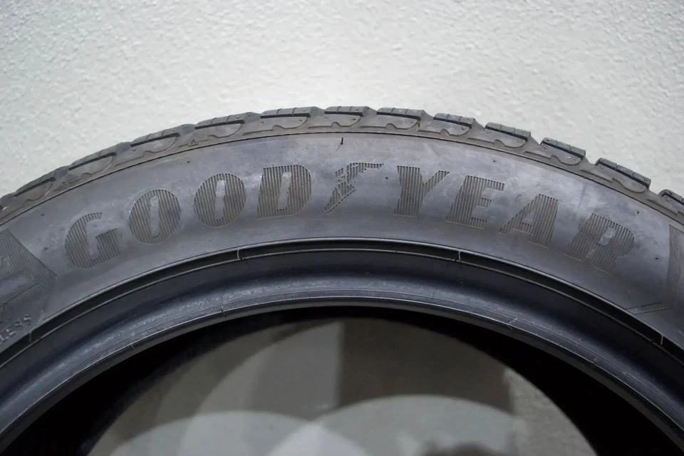 4x Goodyear UltraGrip 8 * 245 45 R18 100H M+S XL Winterreifen DOT20 +6mm O151O - Bild 2 von 4