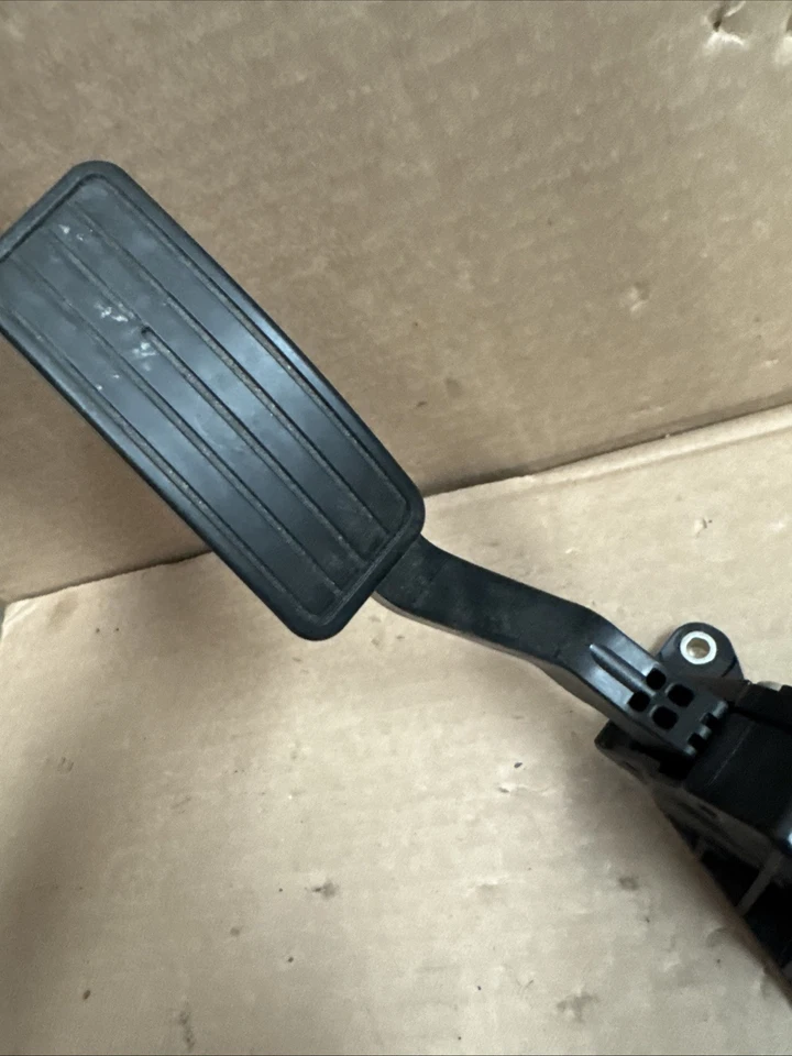 2014 2015 2016 2017 Subaru XV Crosstrek híbrido pedal de gasolina acelerador combustible 33125 Foto 4 de 4