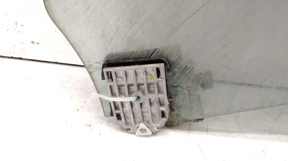 Citroen C6 2009 2.2HDI Right Window Glass Door Rear 43R000677 AS2 Diesel - Image 4 of 4