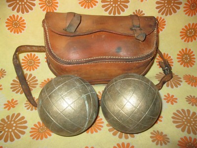 Lot De 2 Anciennes Boules Lyonnaises 1035 Avec Lanière Cuir - Pétanque Vintage