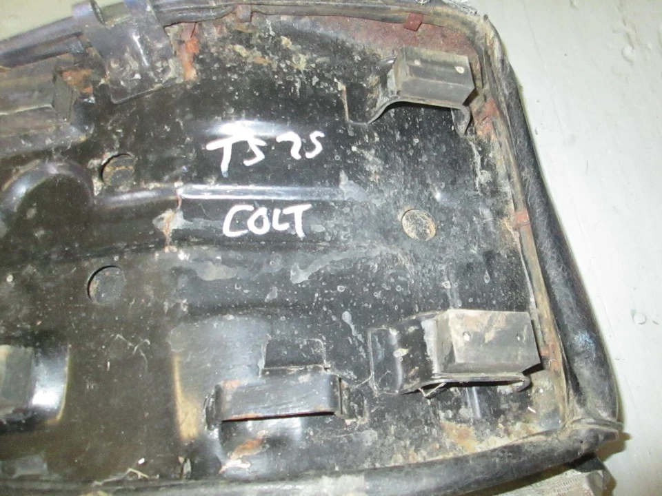 Assento SUZUKI TM75 1974 - 1976 TS75 COLT 1975 - 1977, 45100-26600-865 - Imagem 3 de 4