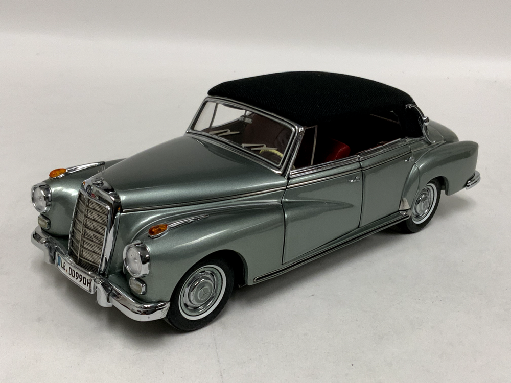 1/24 CMC Mercedes Benz Type Cabriolet D in Green from 1958-1962  . M-026 CF388