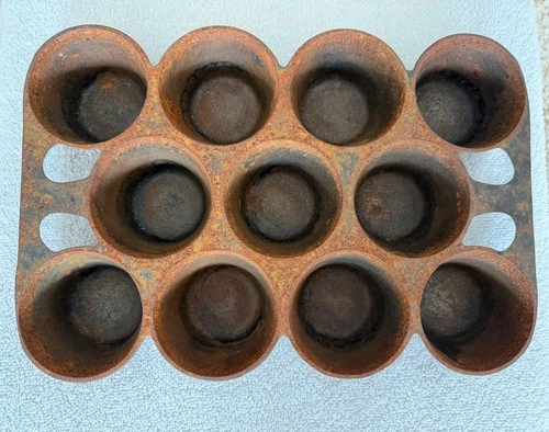 Cast Iron Griswold Erie PA No 10 USA 948 Muffin Popover Pan 11 Cups