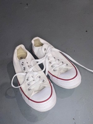 Converse All stars size 5.5 Women s preowned  white  good condition