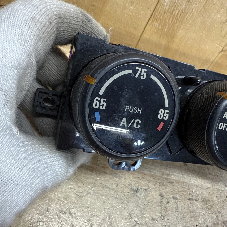 95610-54J12 2004-2006 Suzuki Grand Vitara Manual Climate Temperature Control - Image 2 of 4