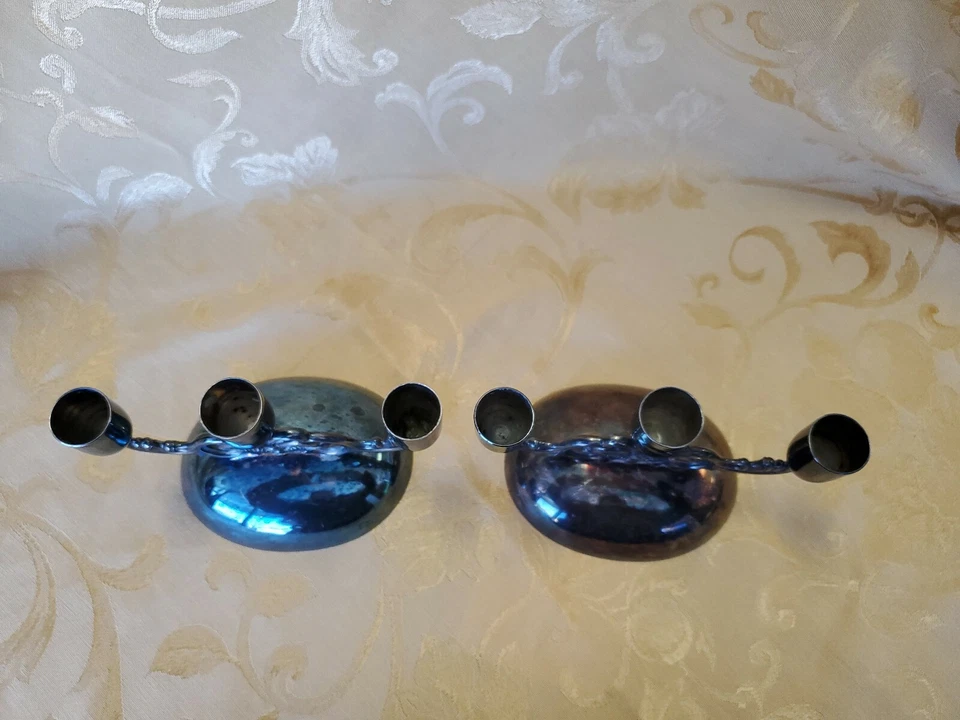 Pair of Reed & Barton Silverplated Candle Holder.  — 第 3/4 张图片