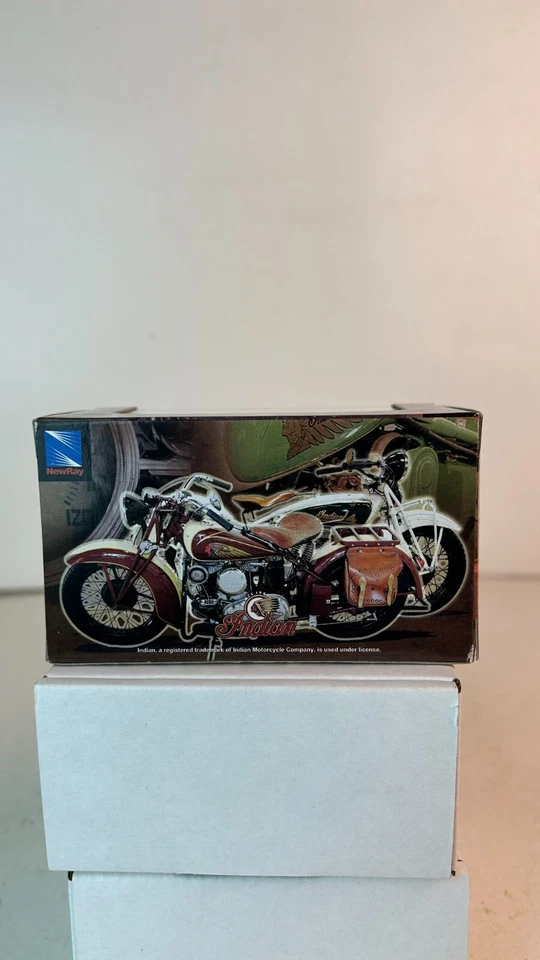 Nueva motocicleta individual Ray escala 1:32 1906 Indian Camel Back Foto 4 de 4