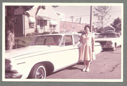 VTG 1950s Color Photo Snapshot LOVELY LADY POSING BESIDE SNAZZY COOL WHITE CAR - Picture 1 of 1