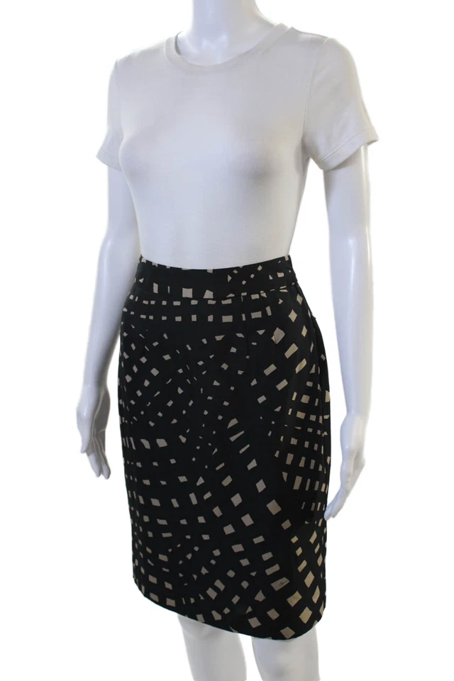 Falda recta lápiz seda geométrica hasta la rodilla negra talla 2 Trina Turk para mujer Foto 2 de 4
